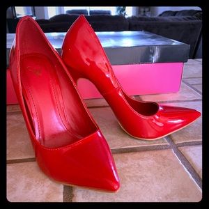 Red heels from Windsor’s